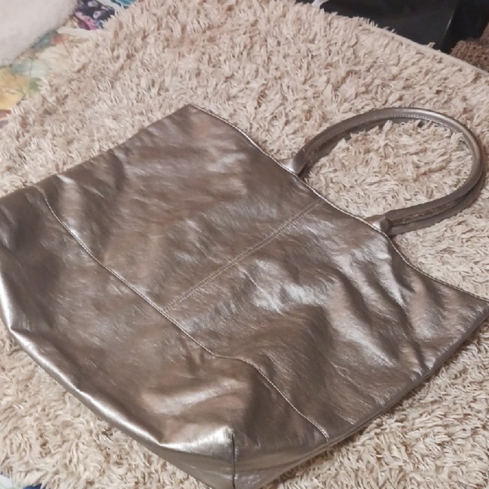 Saks Fifth Avenue Silver Tote Bag with Elegant Design